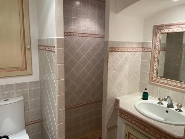 Domaine Des Tuilieres Avec Jacuzzi Apartment Vallauris Ngoại thất bức ảnh